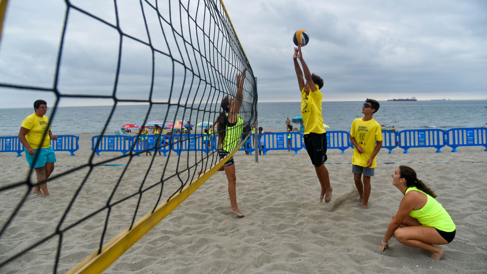 VOLEIBOL PLAYA EN LA PLAYA DE SANTA BARBARA