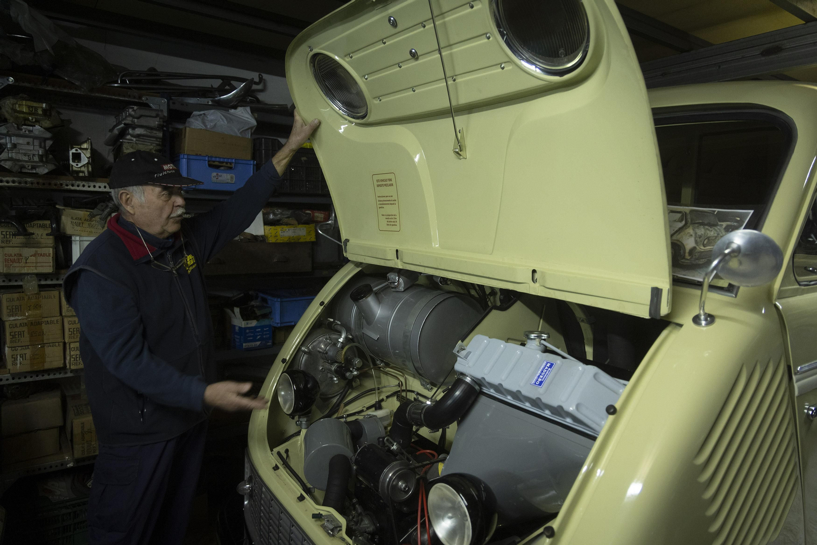 Los vehículos clásicos de Alfonso Chaves, todas las imágenes