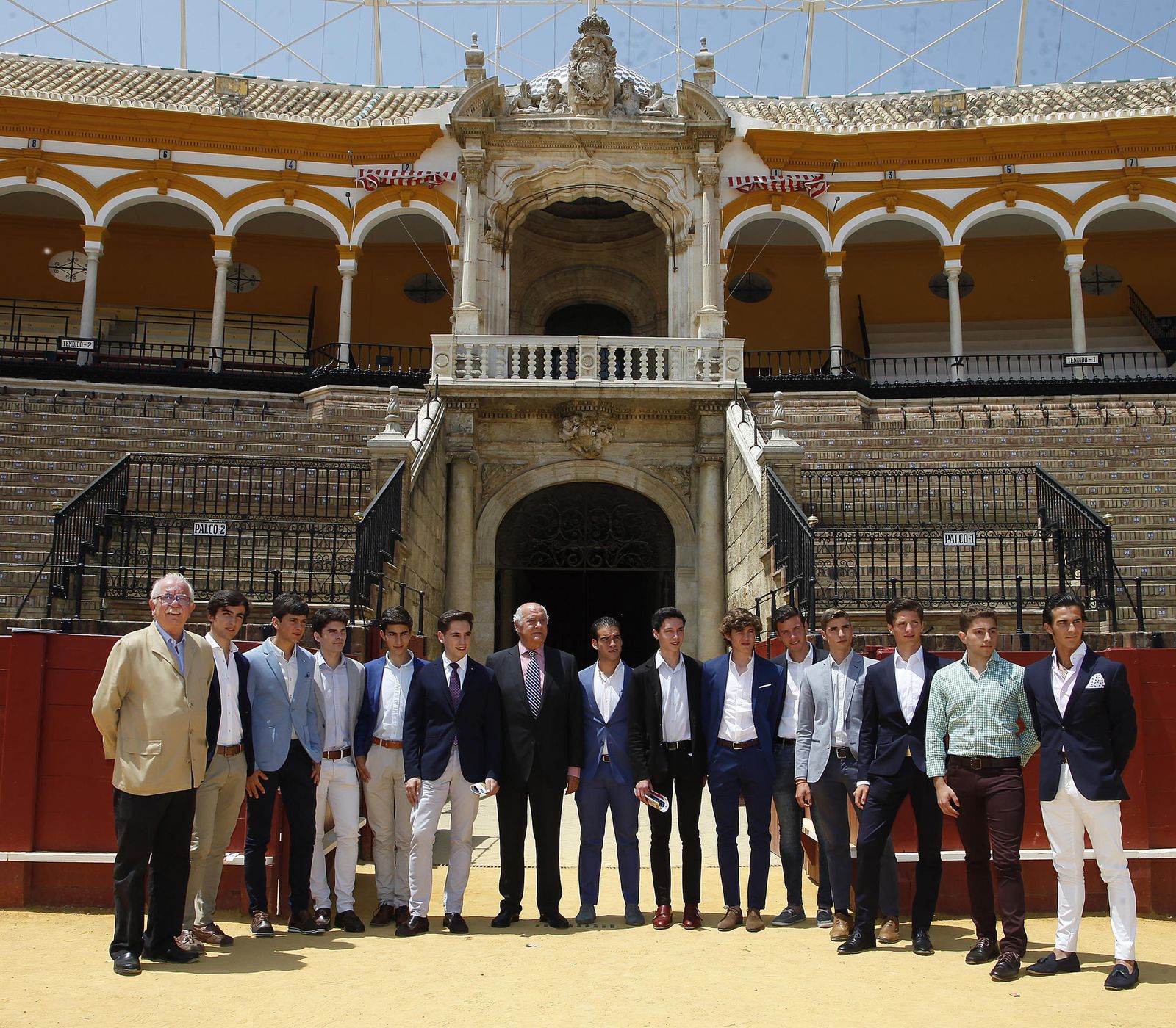 Novilleros que actuarán en julio en Sevilla, con el empresario Ramón Valencia y Pedro Rodríguez Tamayo.