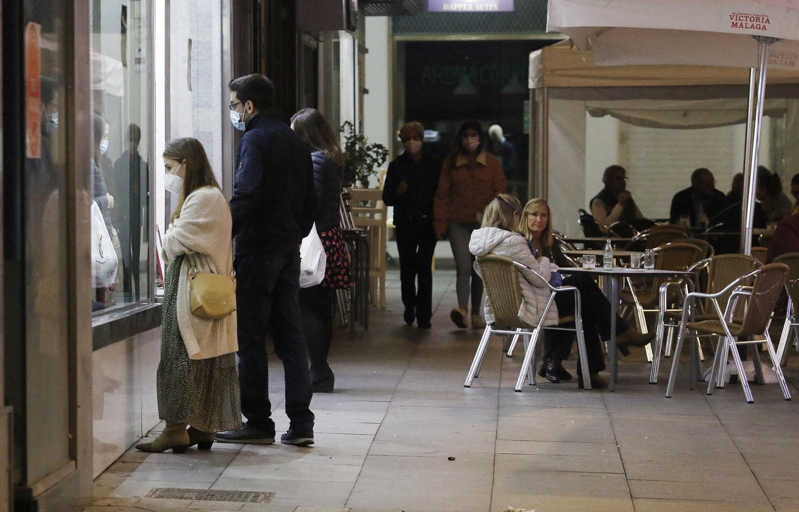 Coronavirus en Córdoba: Las fotografías de la última tarde de compras en el centro de Córdoba