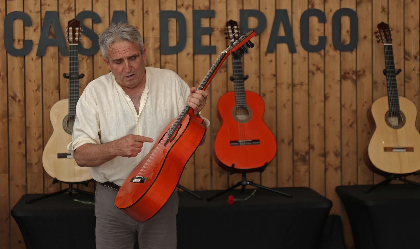 Fotos del encuentro de maestros Luthiers en el centro de interpretación Paco de Lucía de Algeciras