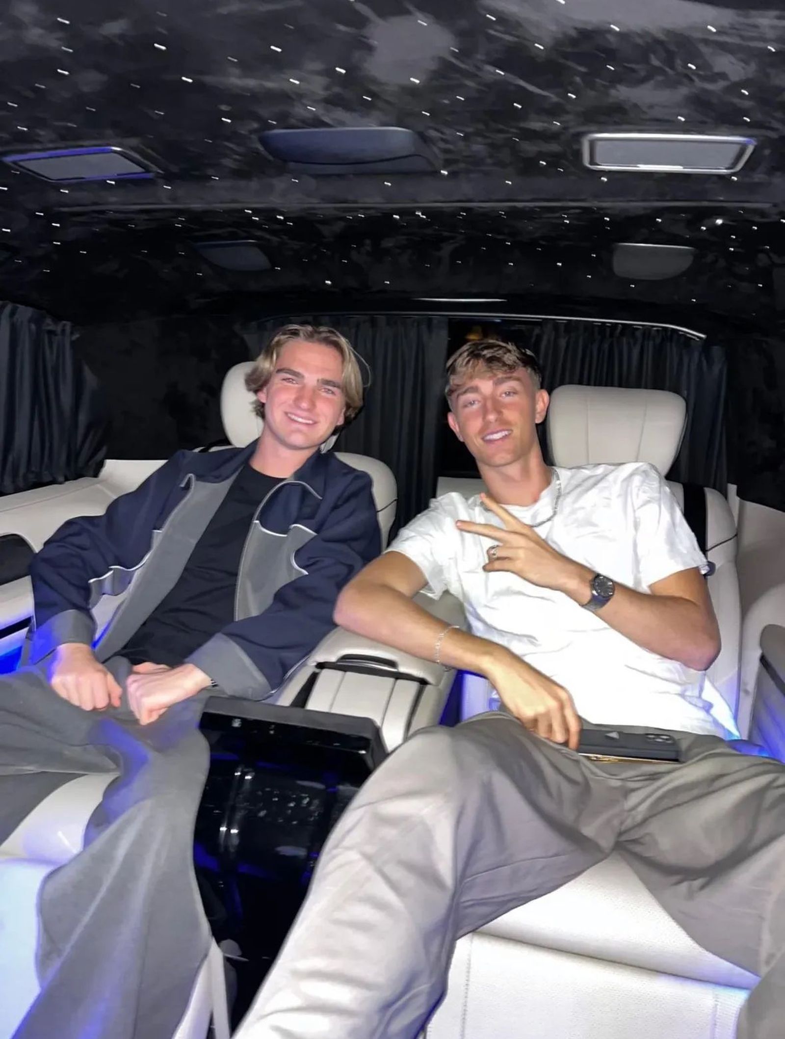 Las exóticas vacaciones de Dean Huijsen