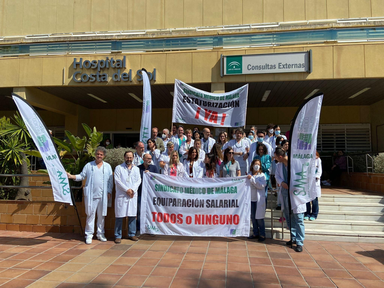 Una concentración de los sanitarios afectados.