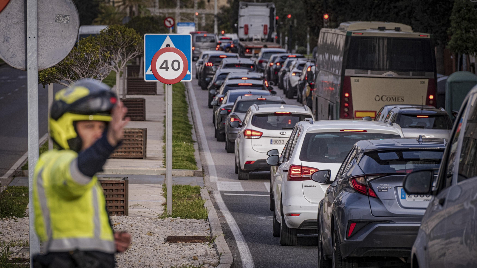 Primera mañana con el Puente Carranza cortado por obras