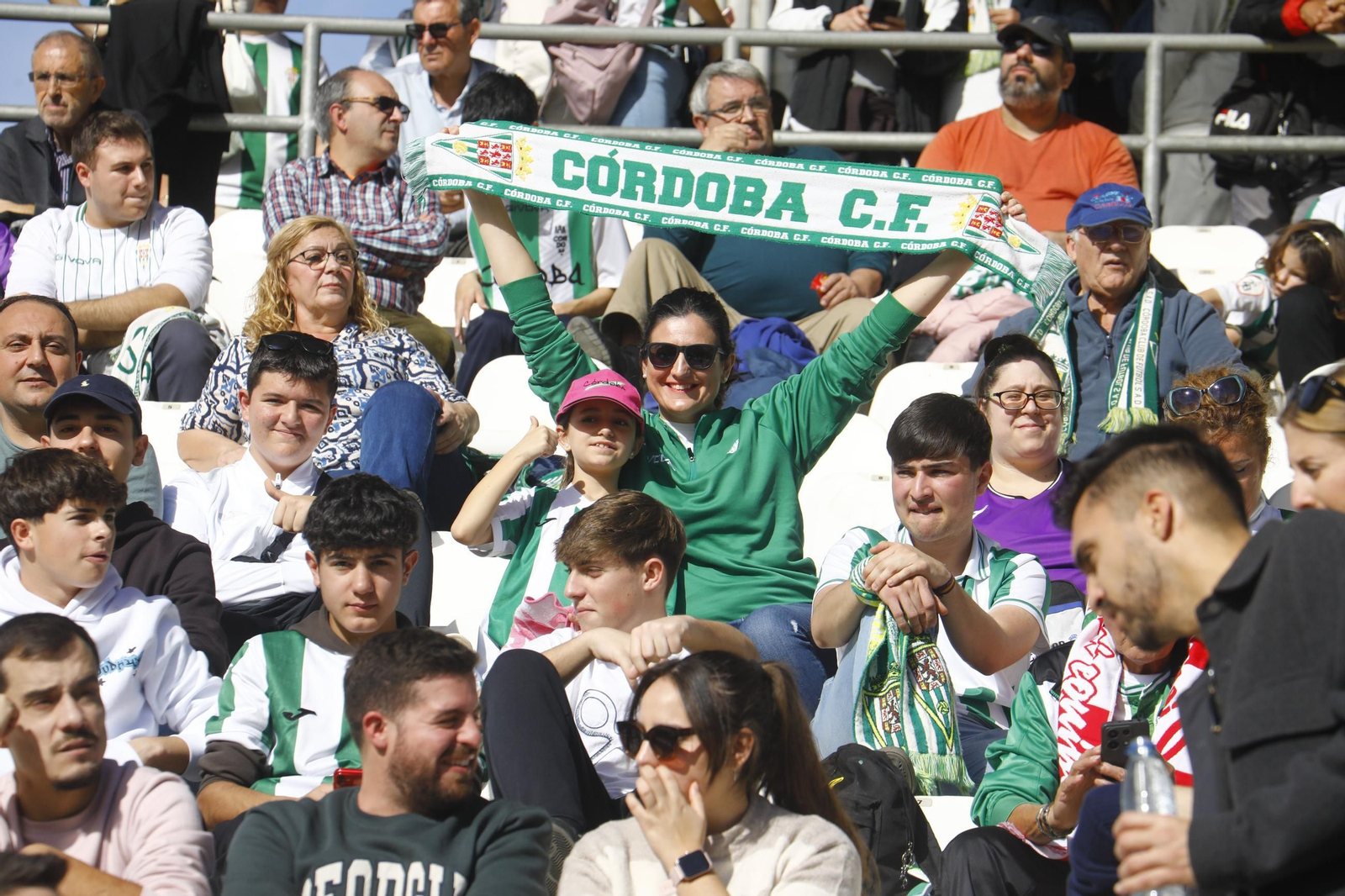 Las mejores fotos del ambiente en el Córdoba CF - Almería en El Arcángel
