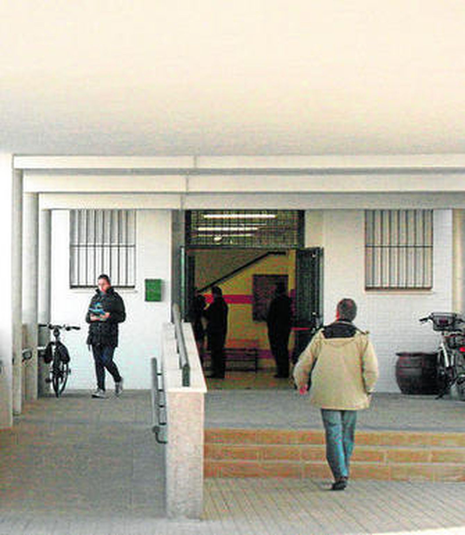 Nueva entrada a la Escuela Oficial de Idiomas.