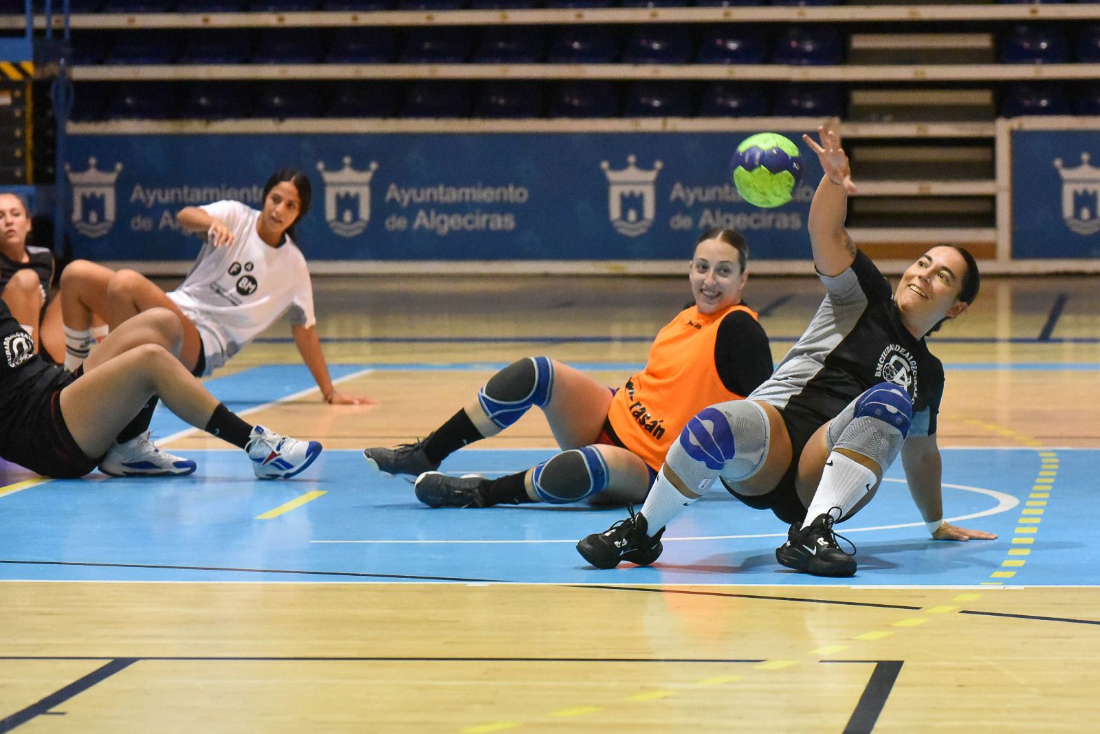 Las fotos del entrenamiento del BM Ciudad de Algeciras femenino