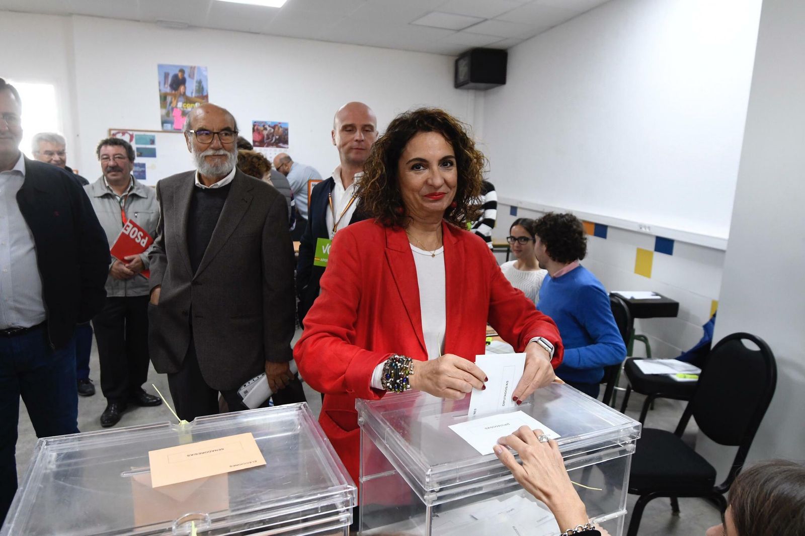 Las imágenes de la jornada electoral en Sevilla