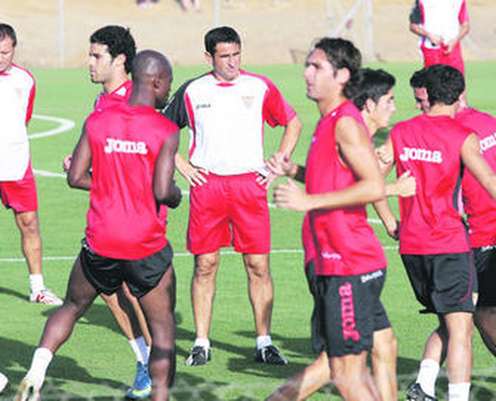Manuel Jiménez, durante el entrenamiento realizado ayer en la ciudad deportiva.