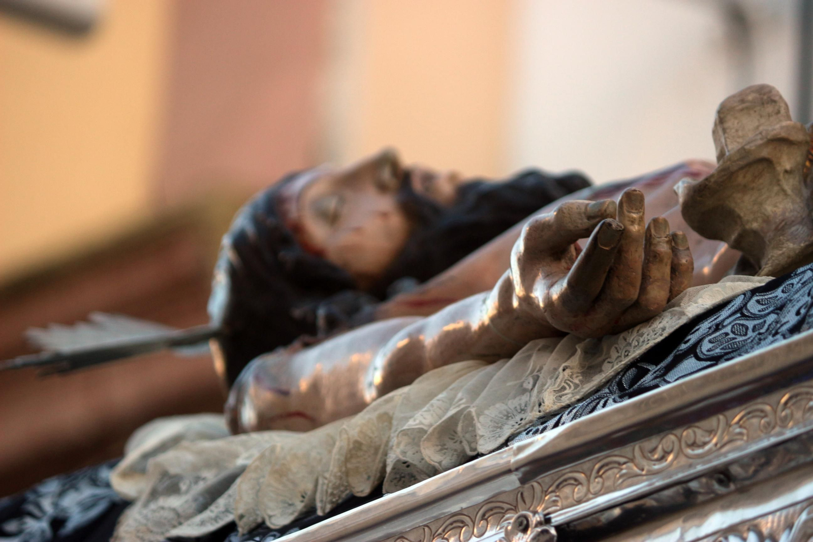 Las imágenes del Viernes Santo en Puerto Real 2023: Soledad