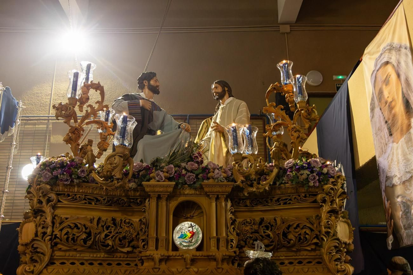 La temida lluvia impide el desarrollo normal de este Martes Santo