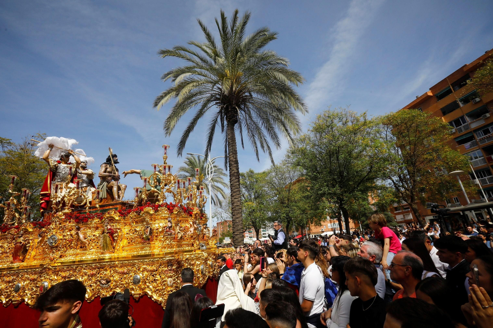 Lunes Santo en Córdoba: la procesión de la Merced, en imágenes