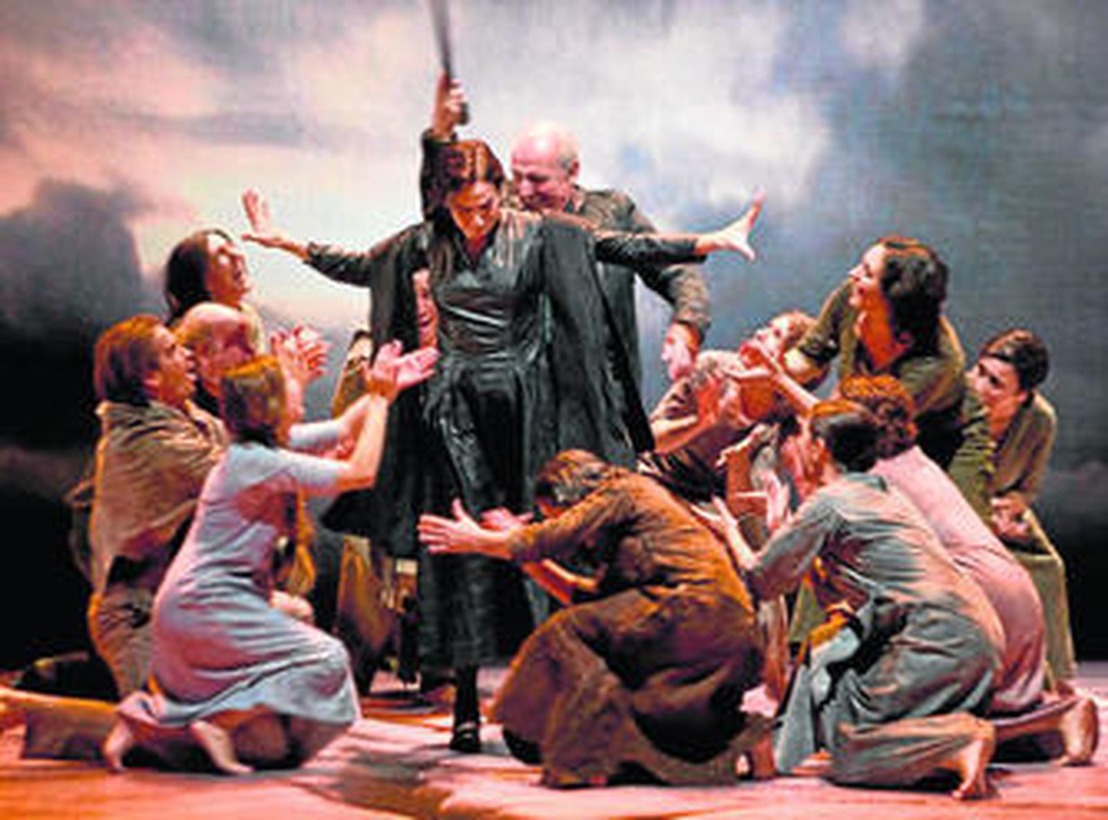 Una escena de la producción, dirigida por José Carlos Plaza y coreografiada por Cristina Hoyos.