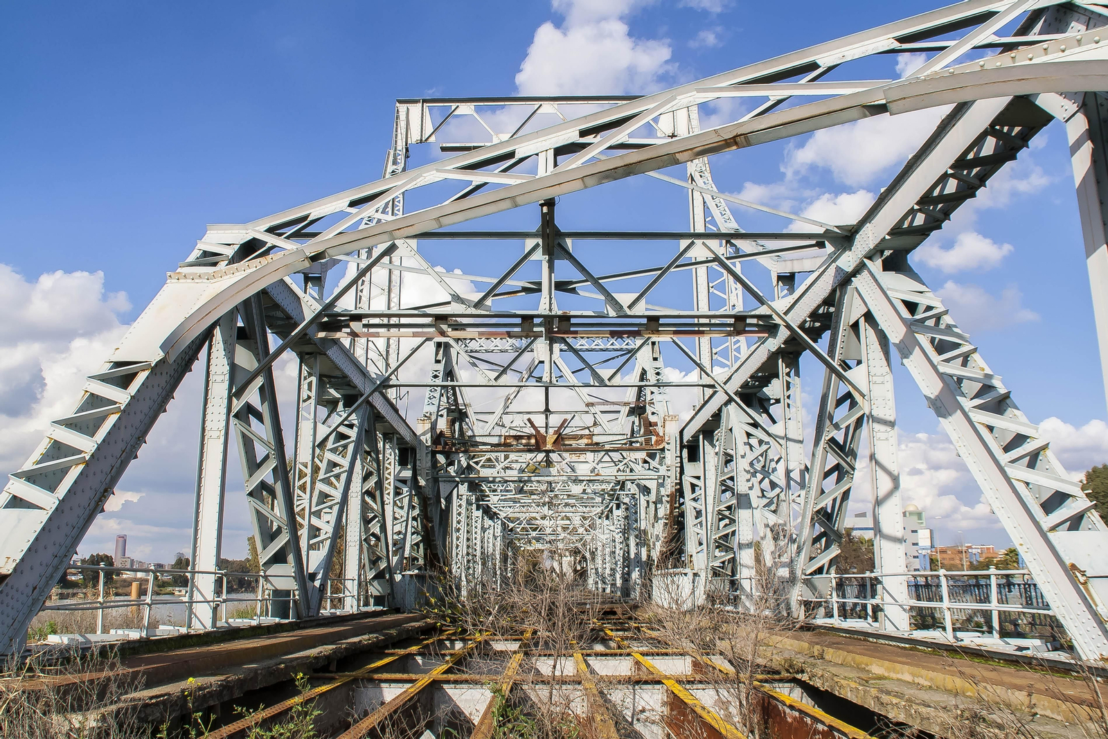 La historia del Puente de Hierro en imágenes