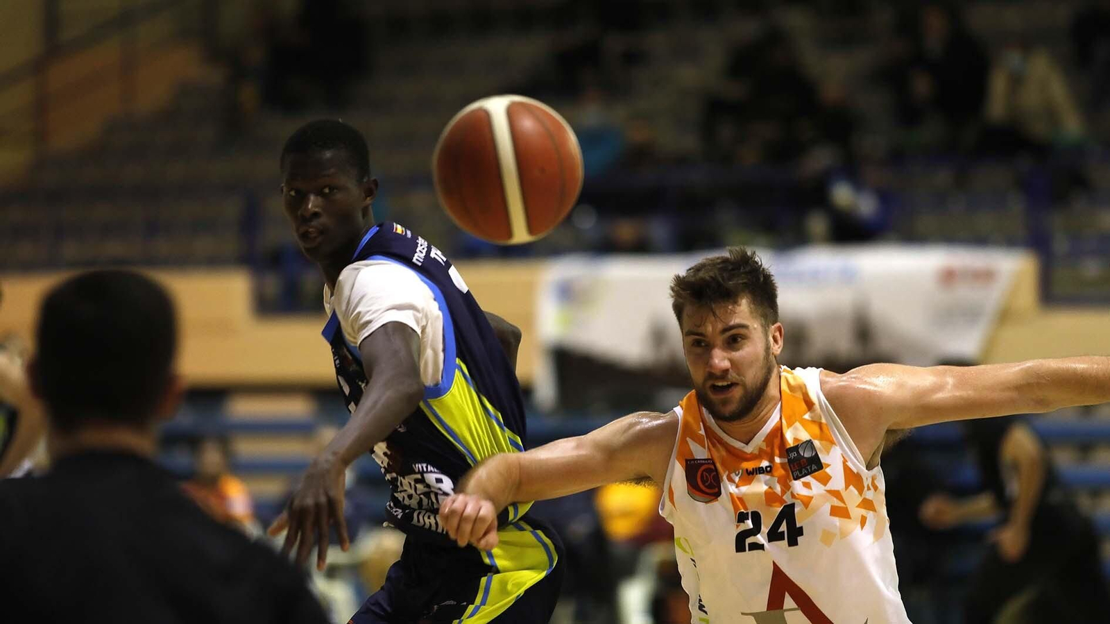 Las fotos del Baloncesto Udea Algeciras - Carbajosa Salamanca