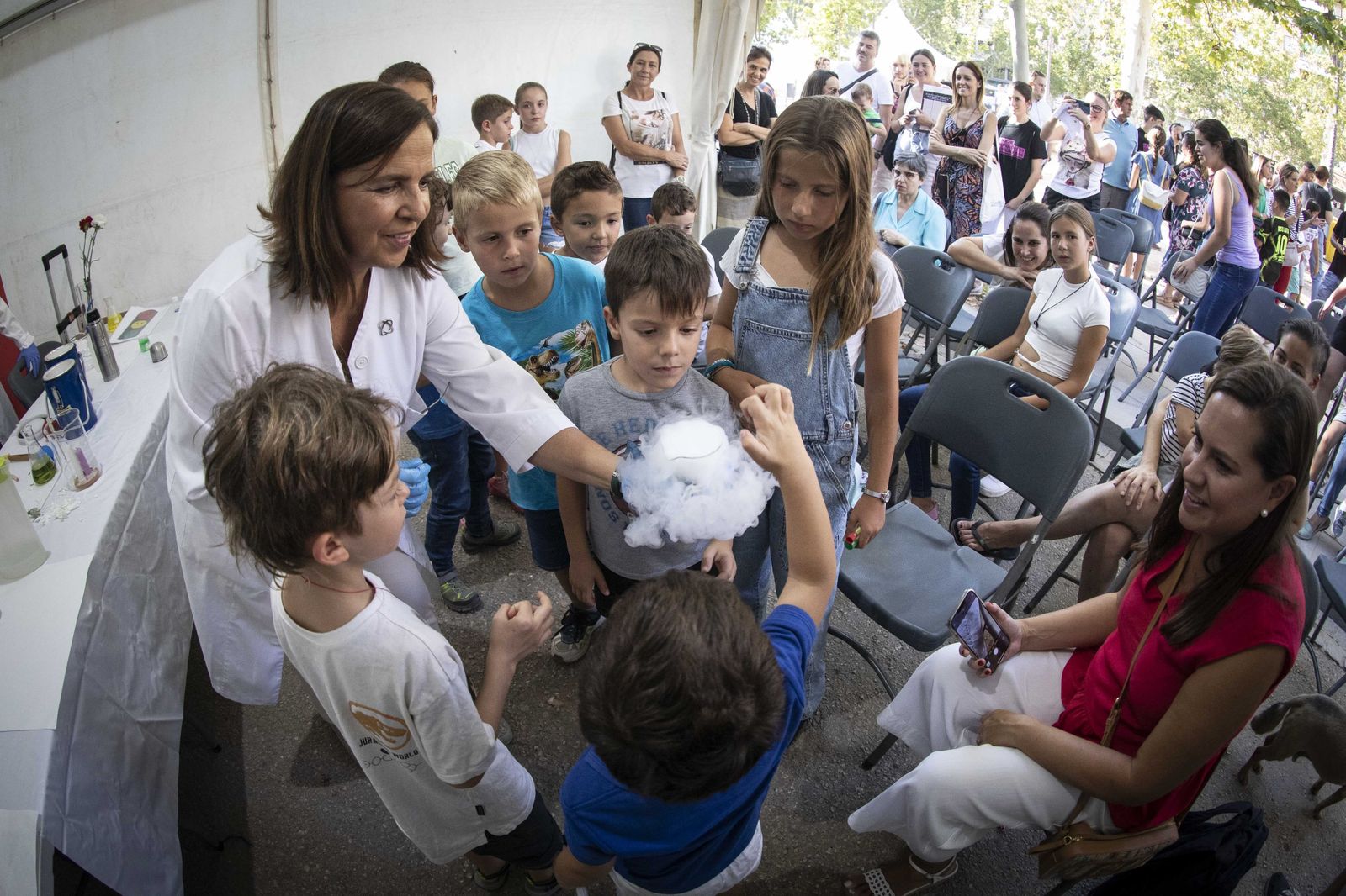 Así ha sido la Noche de los investigadores en Granada