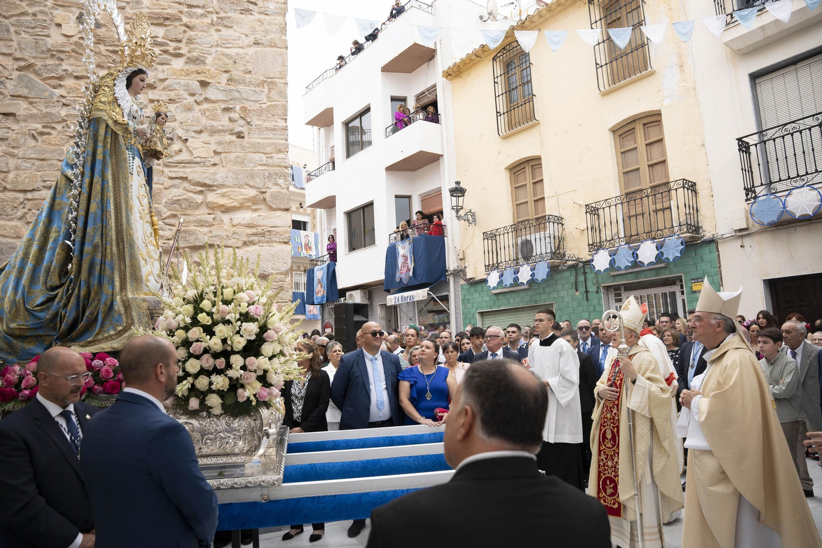 Las imágenes de la misa y procesión en Macael por las fiestas en honor a Nuestra Señora del Rosario