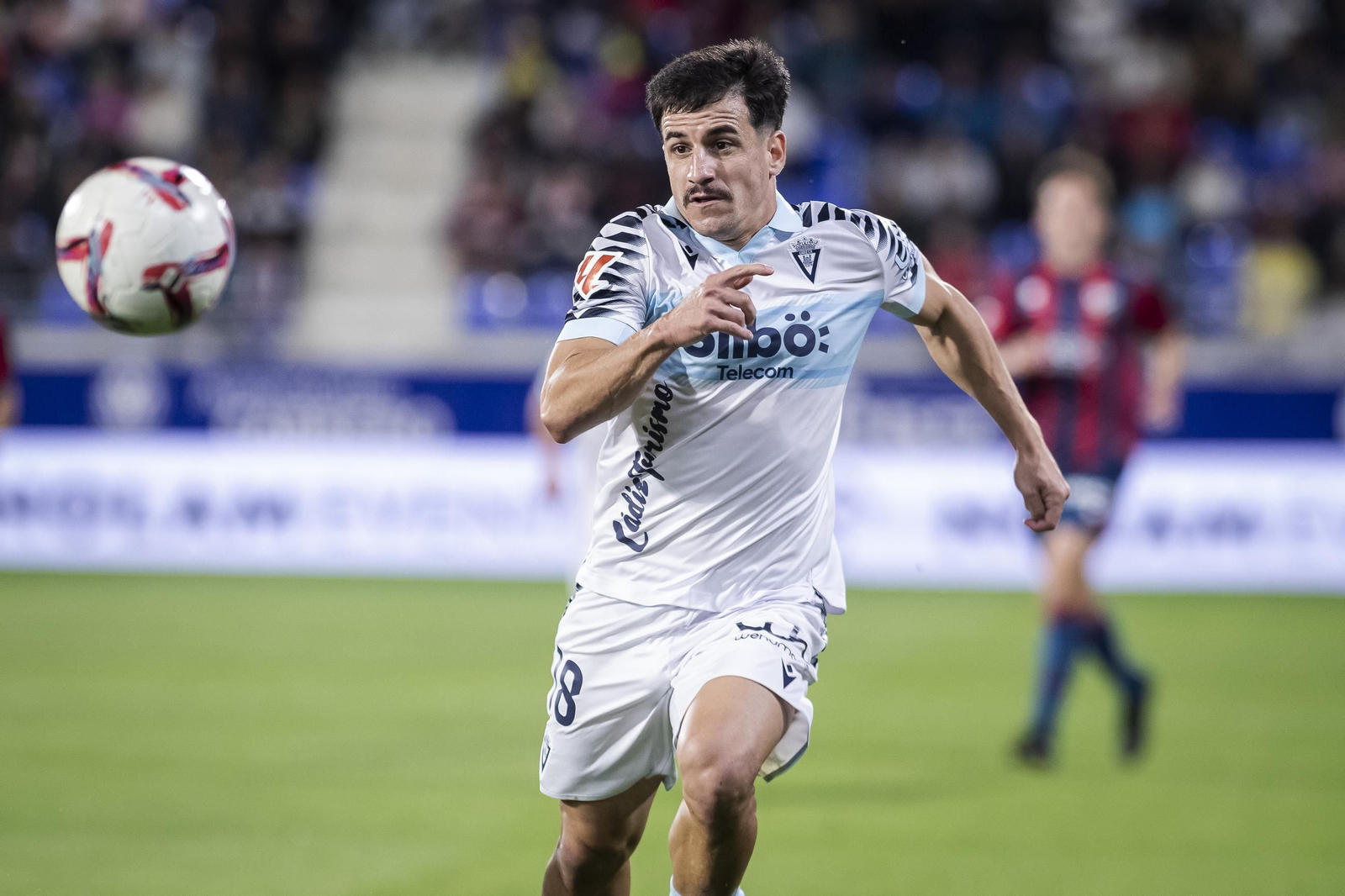 Las imágenes del partido entre el Huesca y el Cádiz C.F