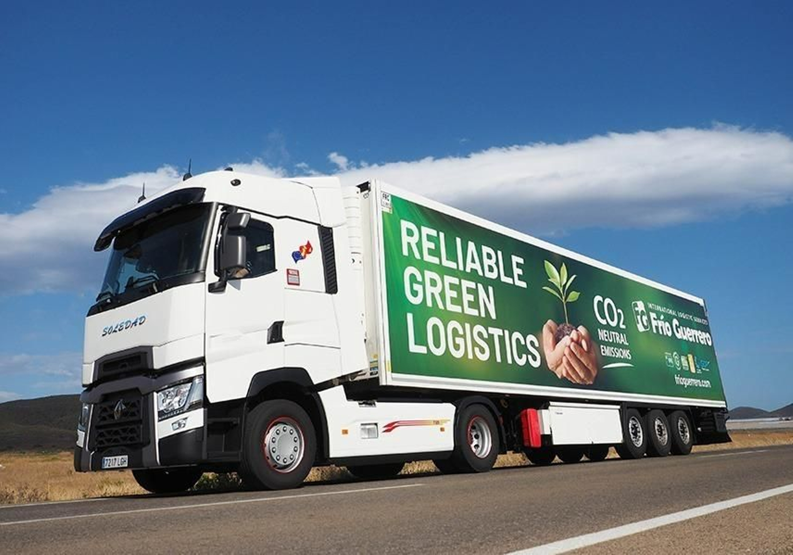 Camiones de Grupo Agroponiente y Frío Guerrero.