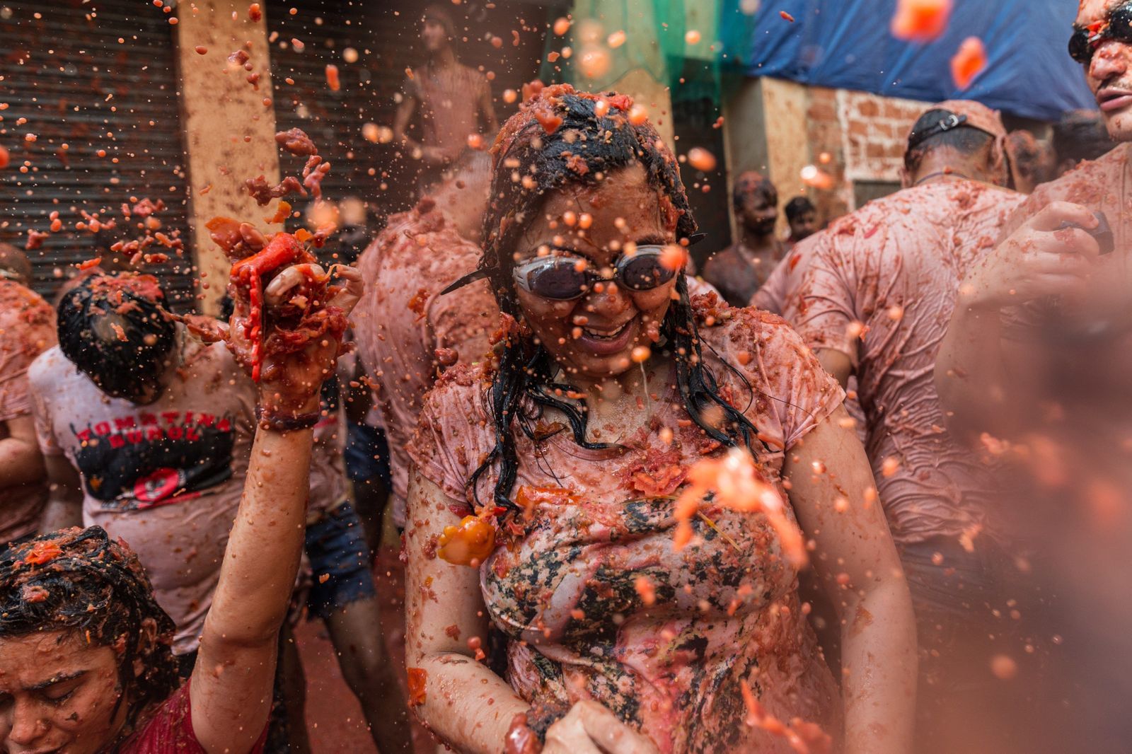 La Tomatina contra la violencia de género, en imágenes