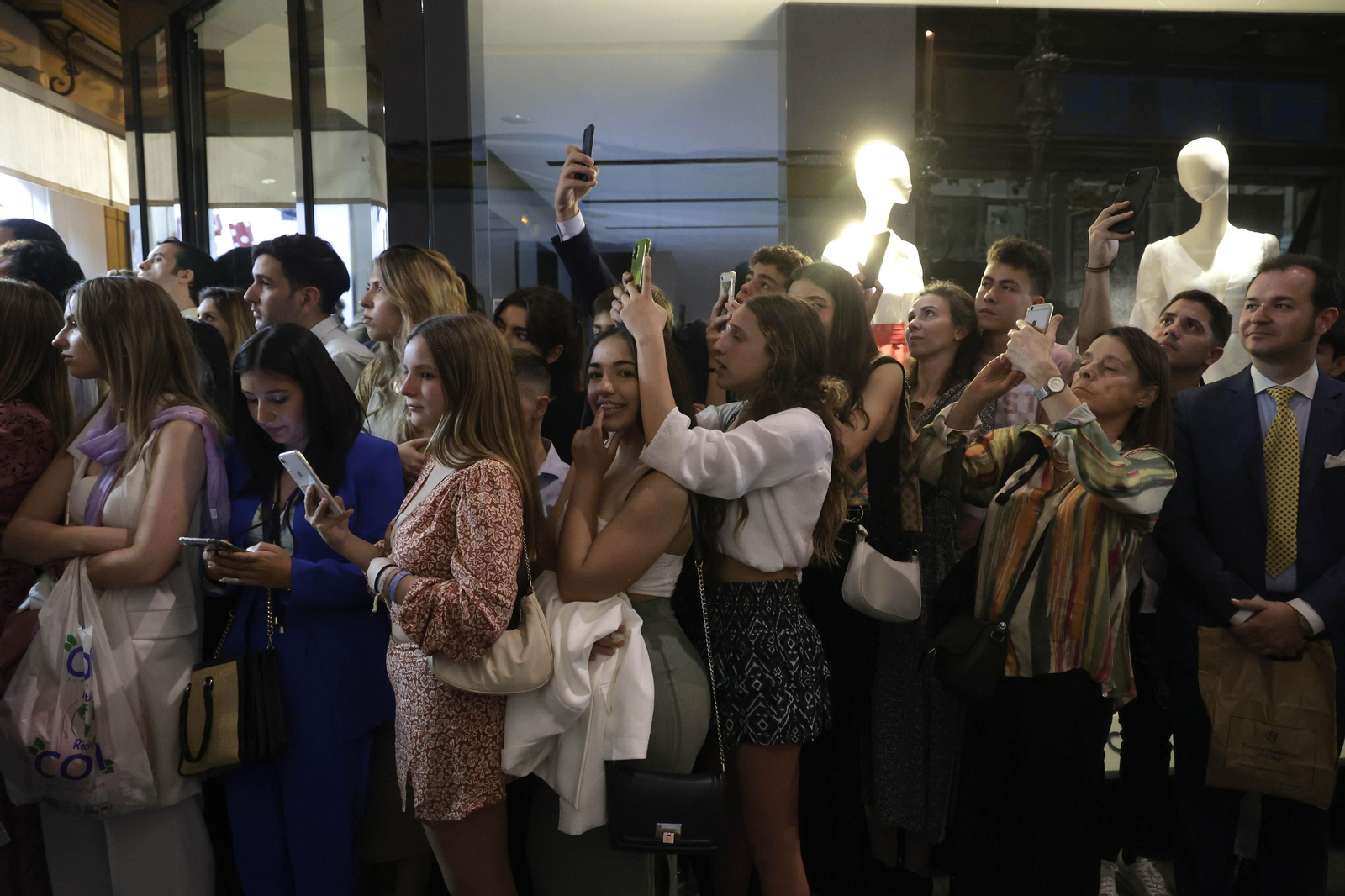 La salida de la Hermandad de el Amor en imágenes