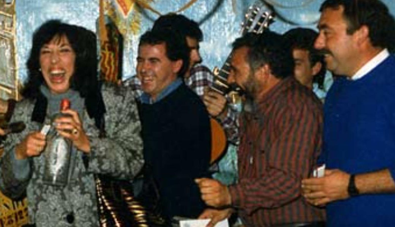José Luis Sánchez Alonso, a la derecha en una imagen del Carnaval de 1989, siendo concejal de Fiestas.