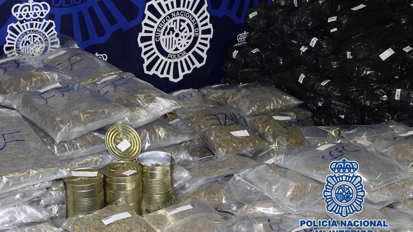 La droga intervenida por la Policía Nacional.