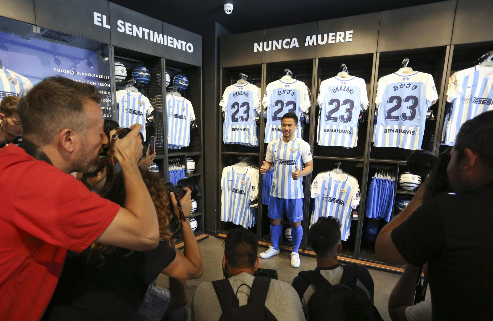 Shinji Okazaki, su fugaz paso por Málaga, en fotos