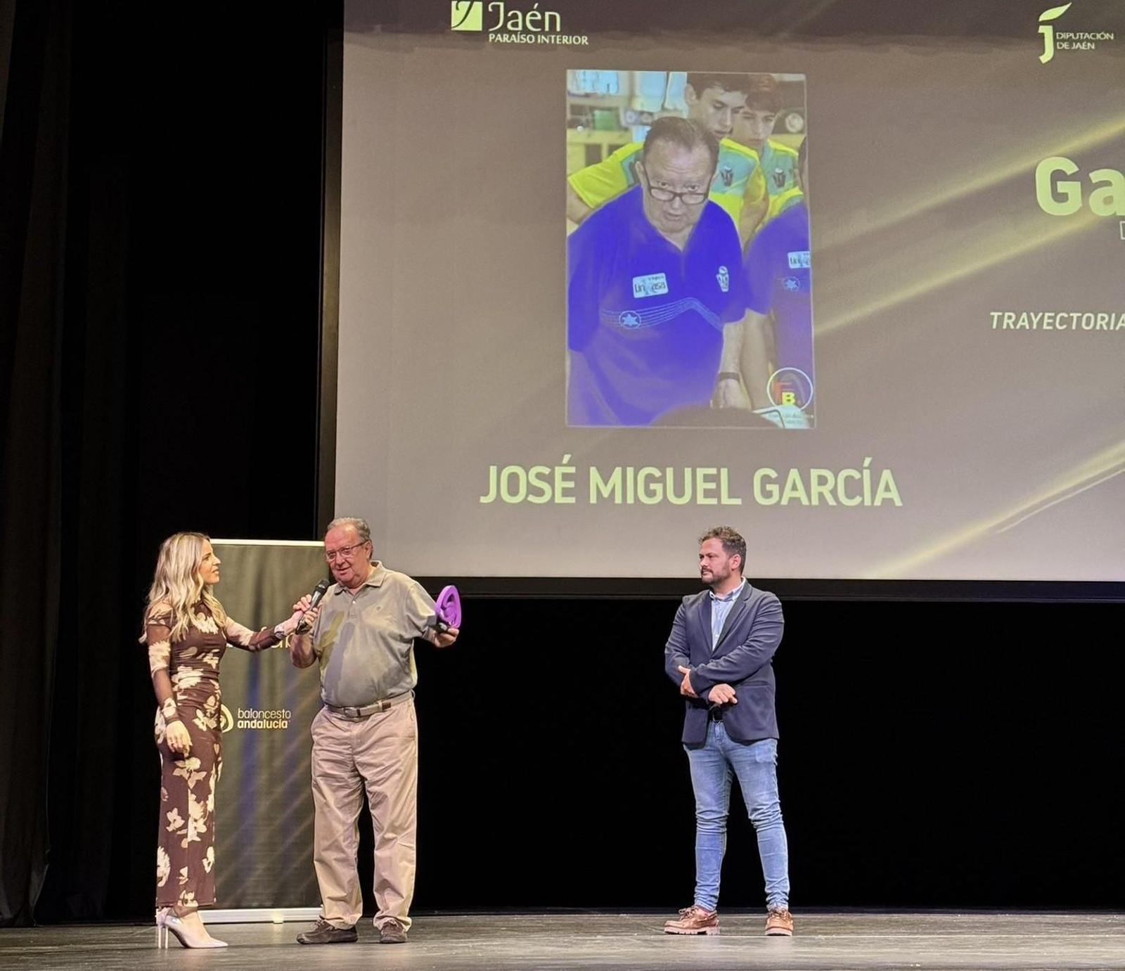 En imágenes: reconocimiento al baloncesto provincial en la Gala FAB Jaén 2025