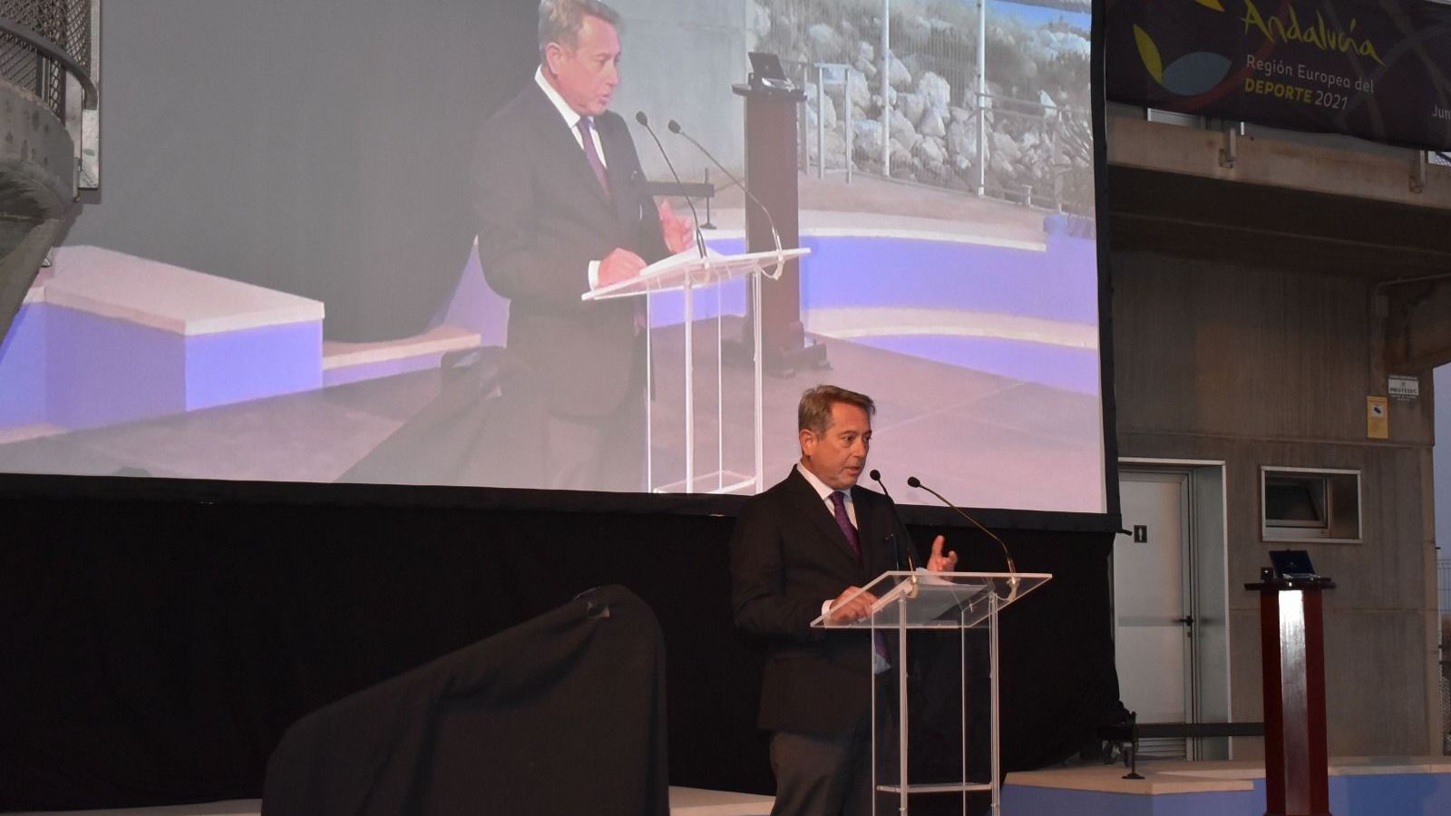 El jerezano Paco Coro, presidente de la Federación Andaluza de Vela, brindó un emotivo discurso en la Gala Anual.