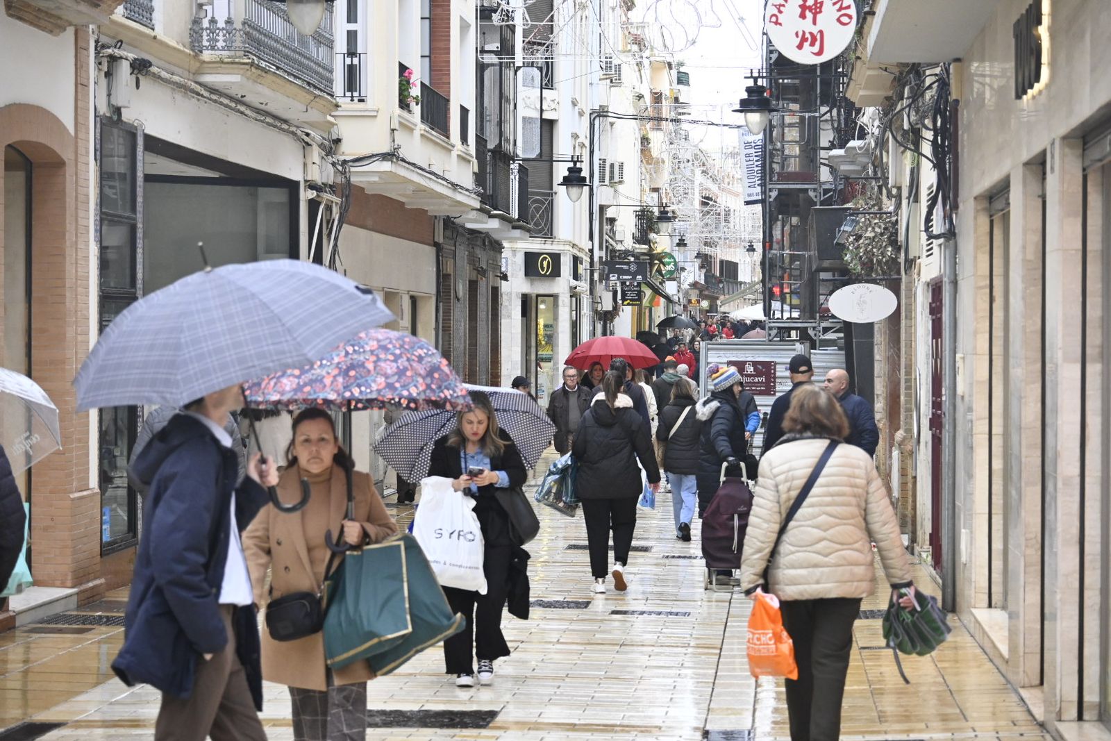 Fotografías de ambiente en la mañana del 3 de enero en Huelva