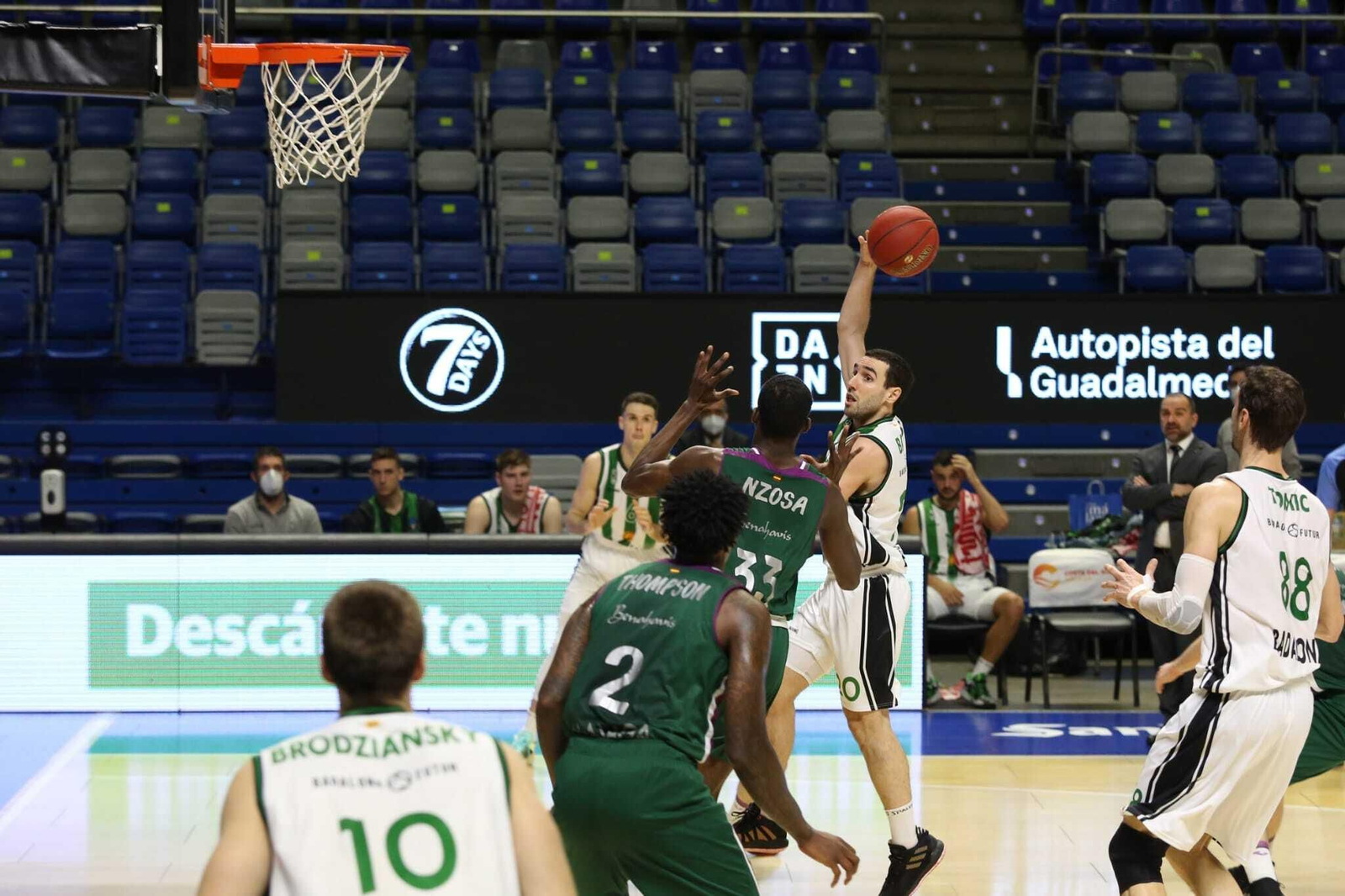 Las fotos del Unicaja - Joventut del Top 16 de Eurocup