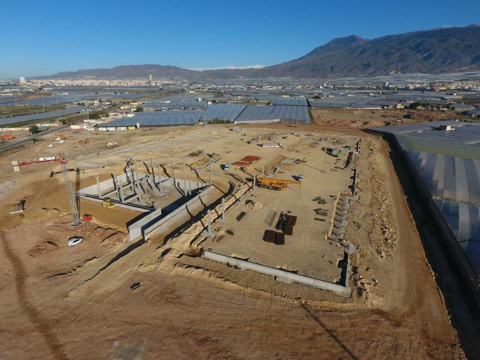 Imagen del comienzo de las obras de Hortofrutícola Mabe en El Ejido, en abril de 2018.