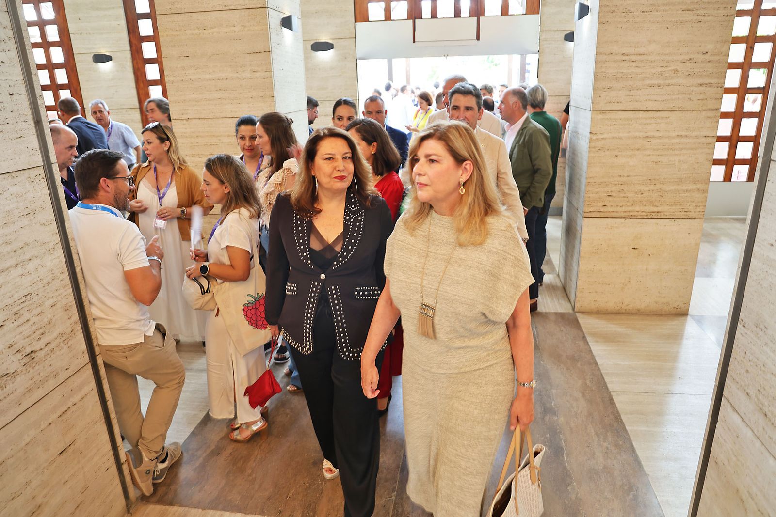 Imágenes del ambiente en el X Congreso de Frutos Rojos de Huelva