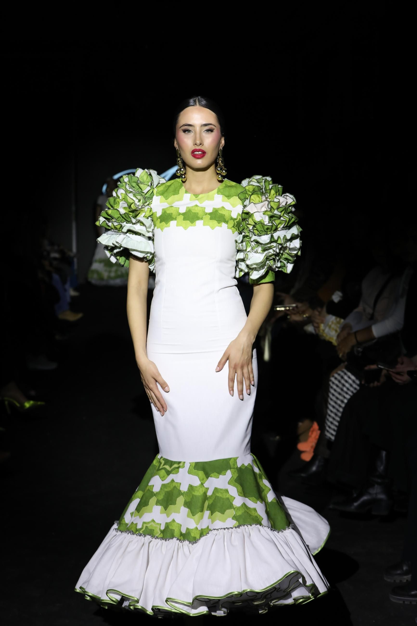 Los trajes de flamenca más en tendencia vistos en la Pasarela Flamenca Granada 2025