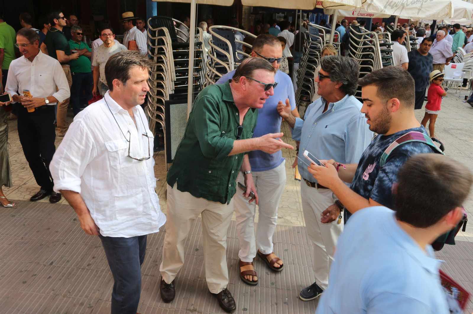 Ambiente en la Plaza de Toros de la Merced