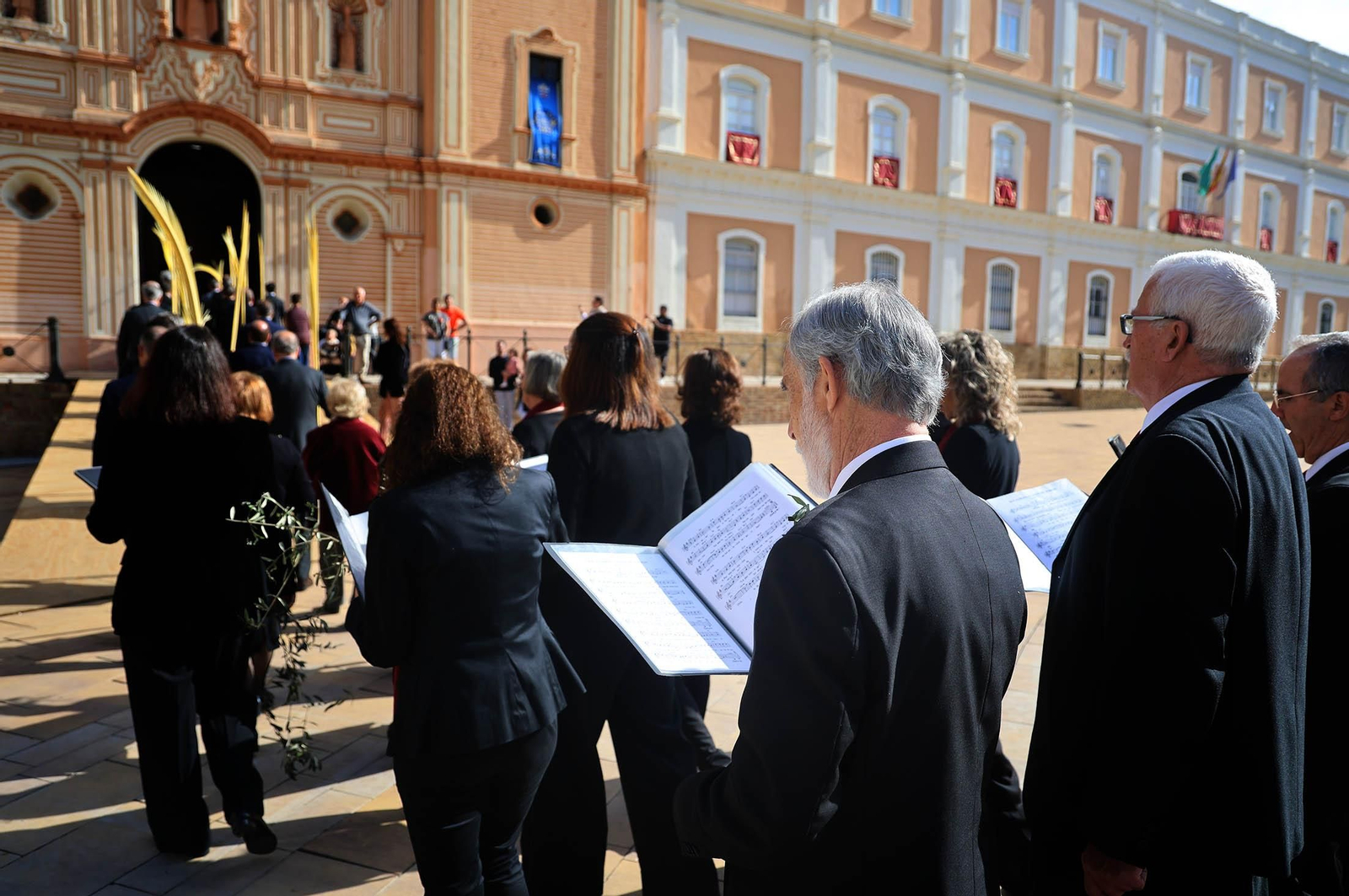 Domingo de Ramos 2025: Imágenes de la Misa presidida por el obispo de Huelva, Santiago Gómez, en la Catedral de Huelva