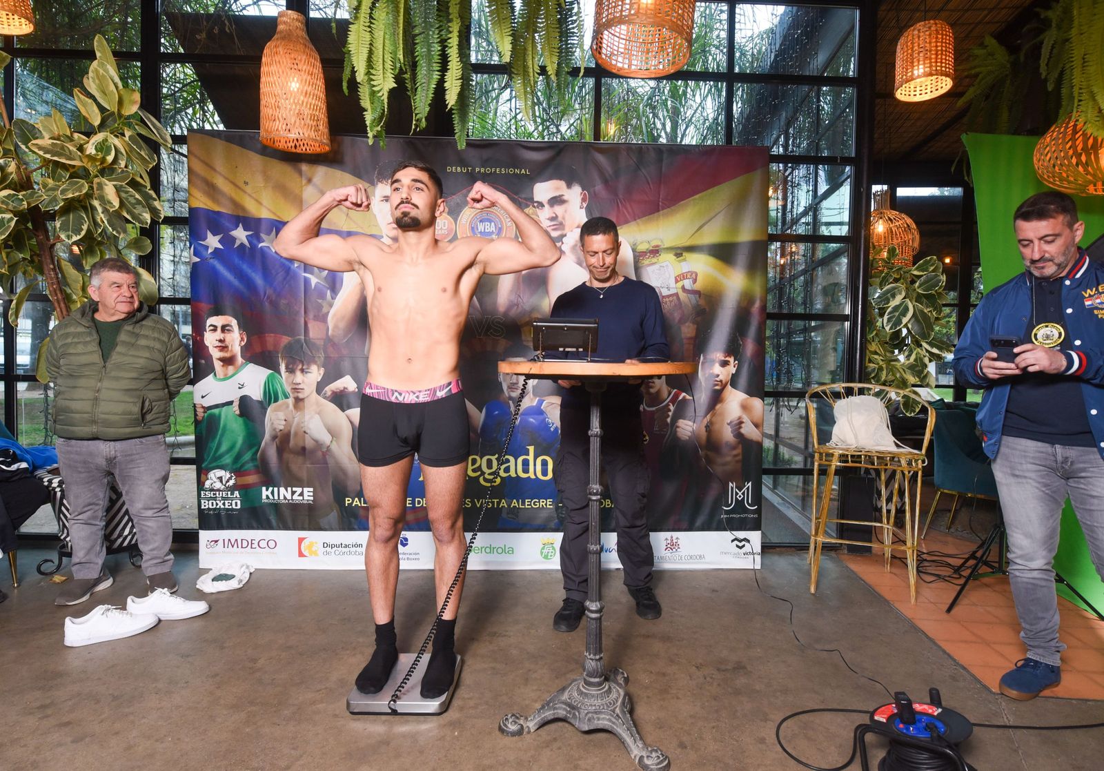 Las fotos del pesaje de la velada de Rafa Lozano Jr. en Córdoba