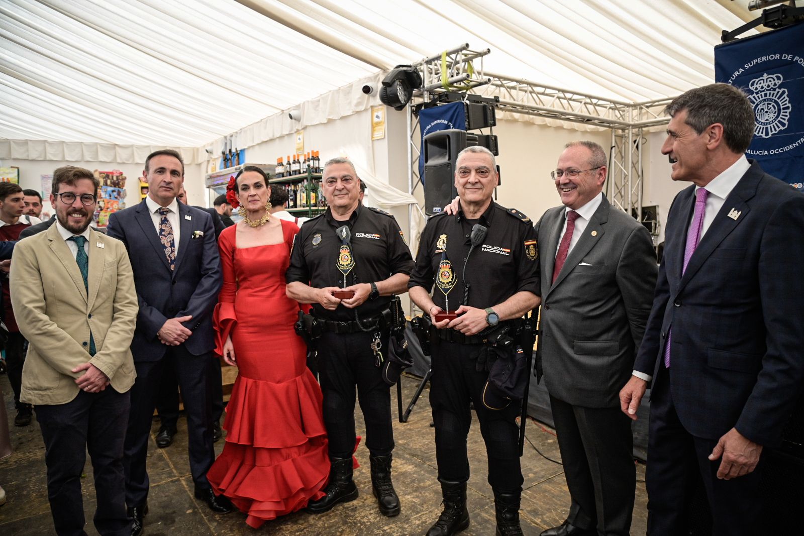 Bicentenario más uno en la caseta de la Policía Nacional