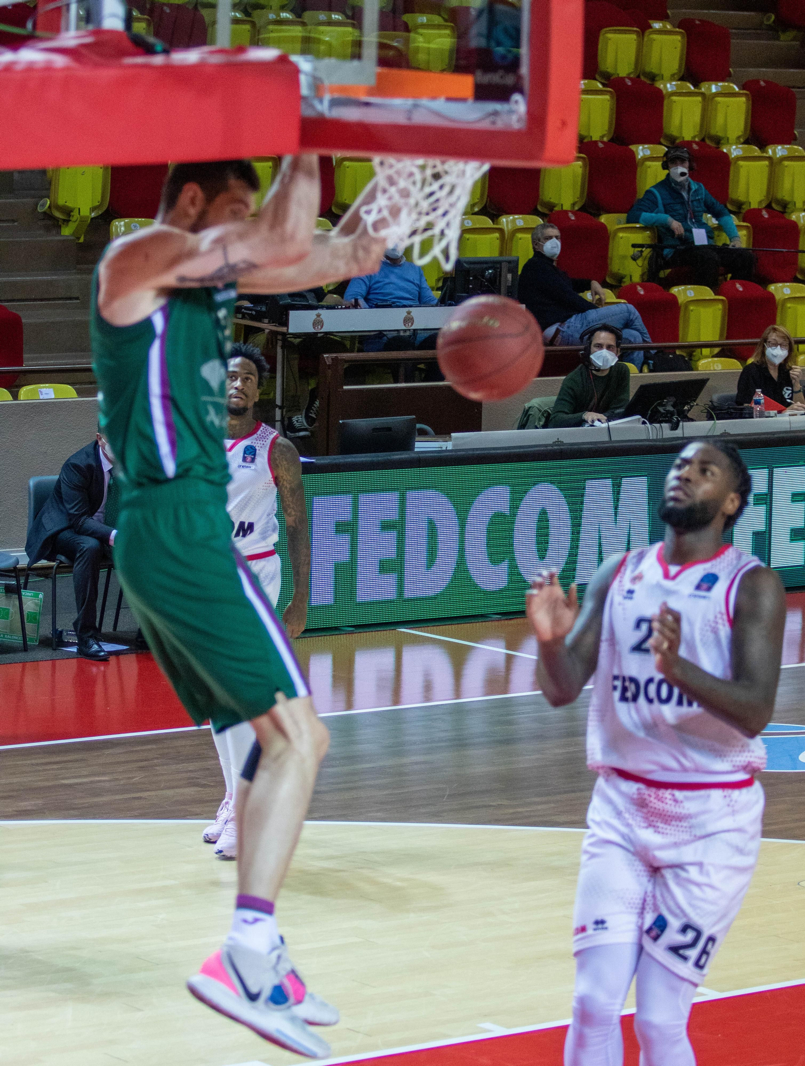 Rubén Guerrero realiza un mate.