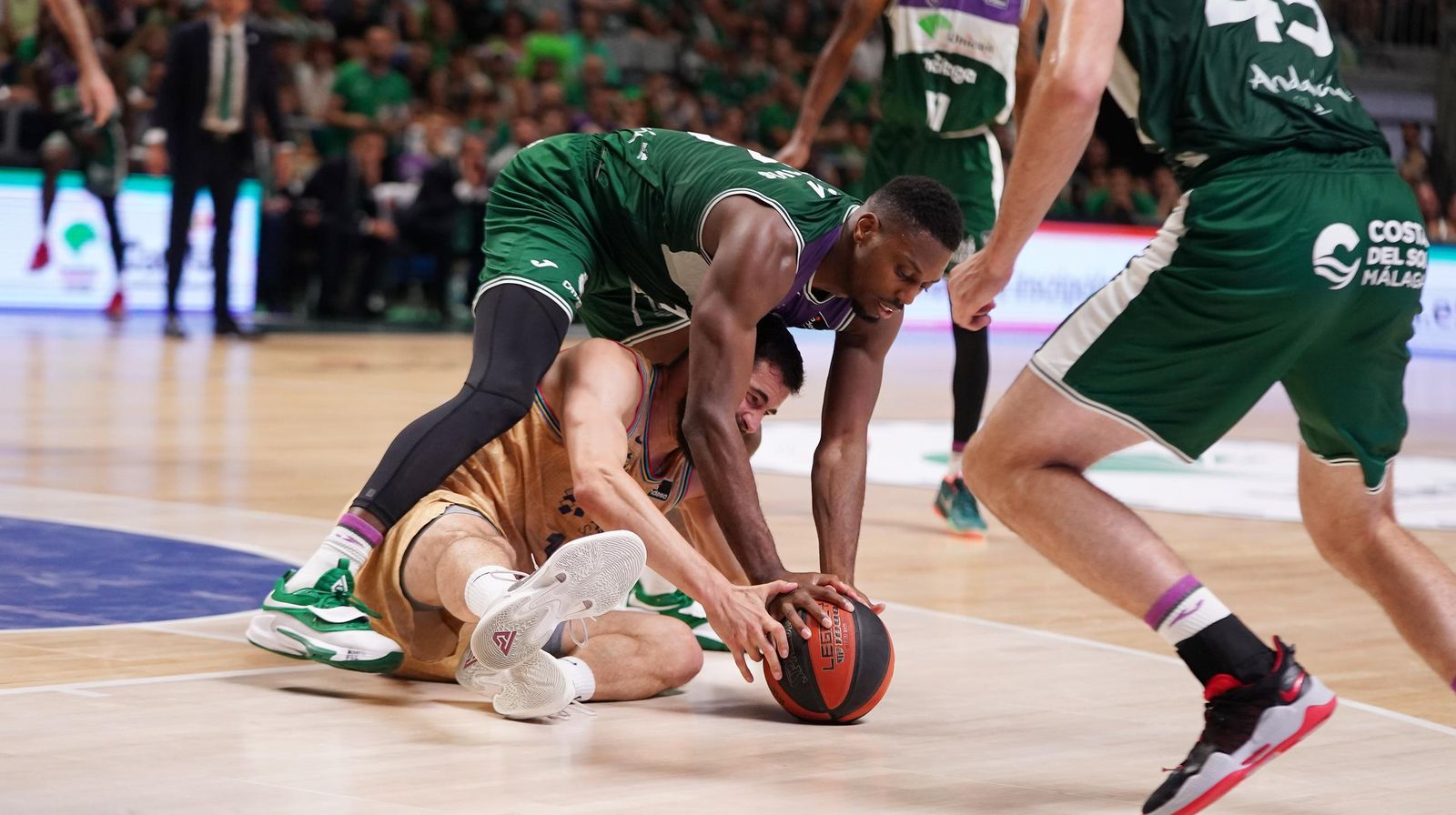 Melvin Ejim, sus cuatro años y seis títulos en Málaga