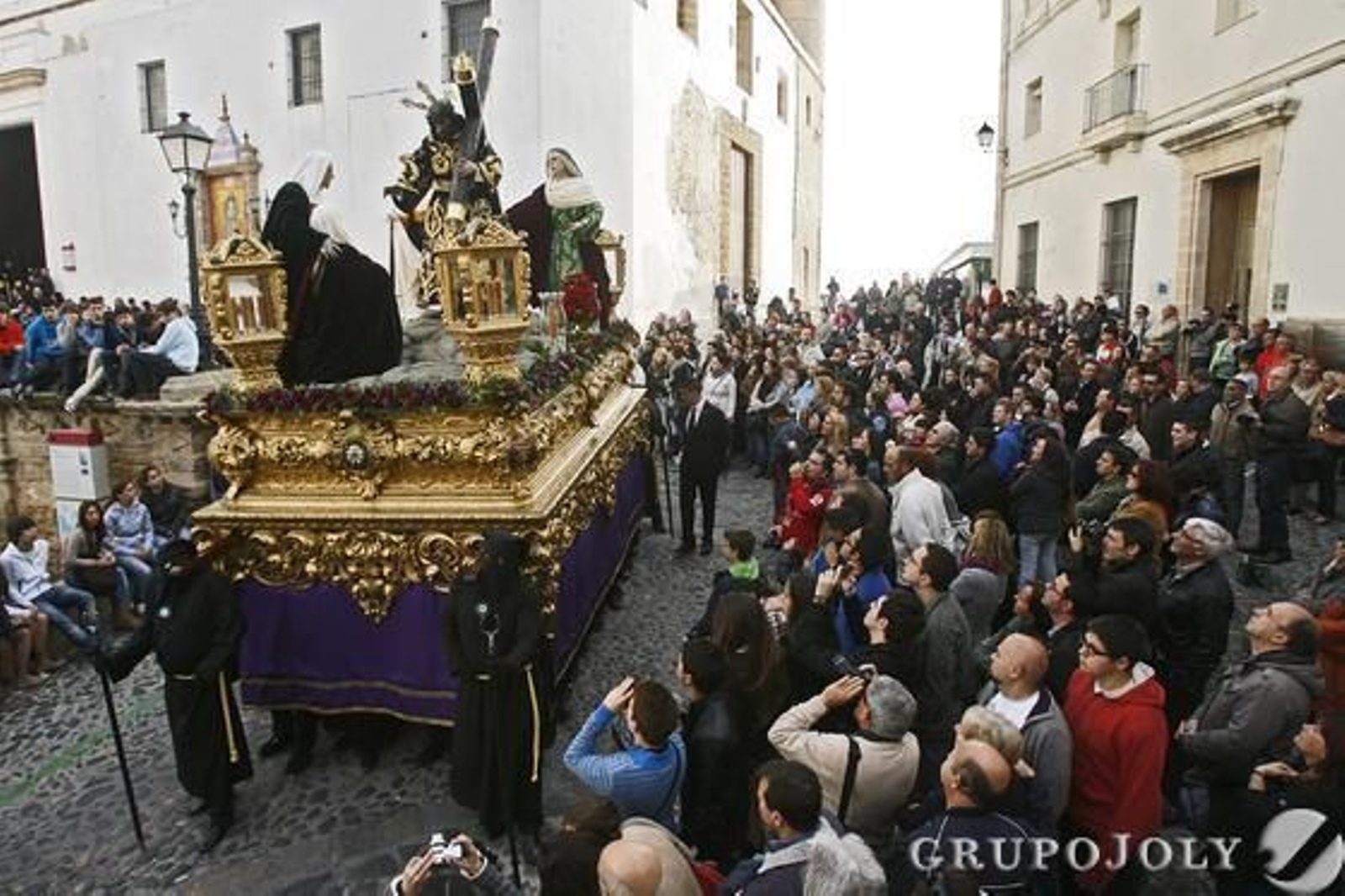 Venerable y Nacional Cofradía de Penitencia de Nuestro Padre Jesús del Mayor Dolor y María Santísima de la Salud.

Foto: Joaquin Pino