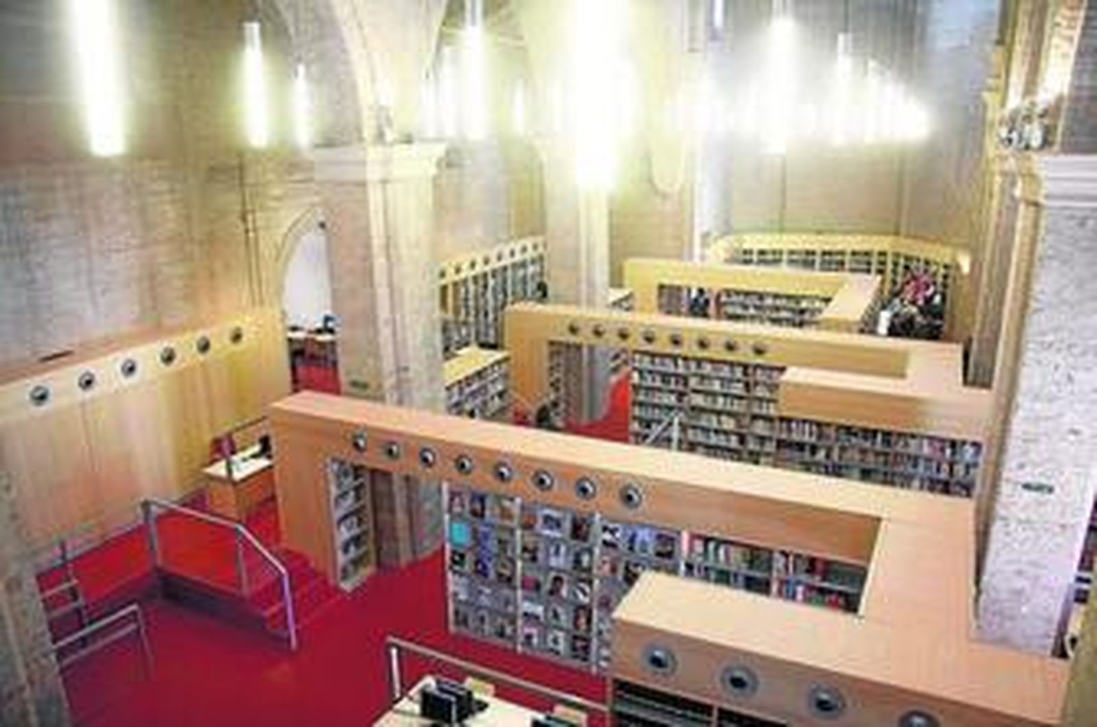 La nueva sede del Centro de Documentación de las Artes Escénicas, en la antigua iglesia de Santa Lucía.
