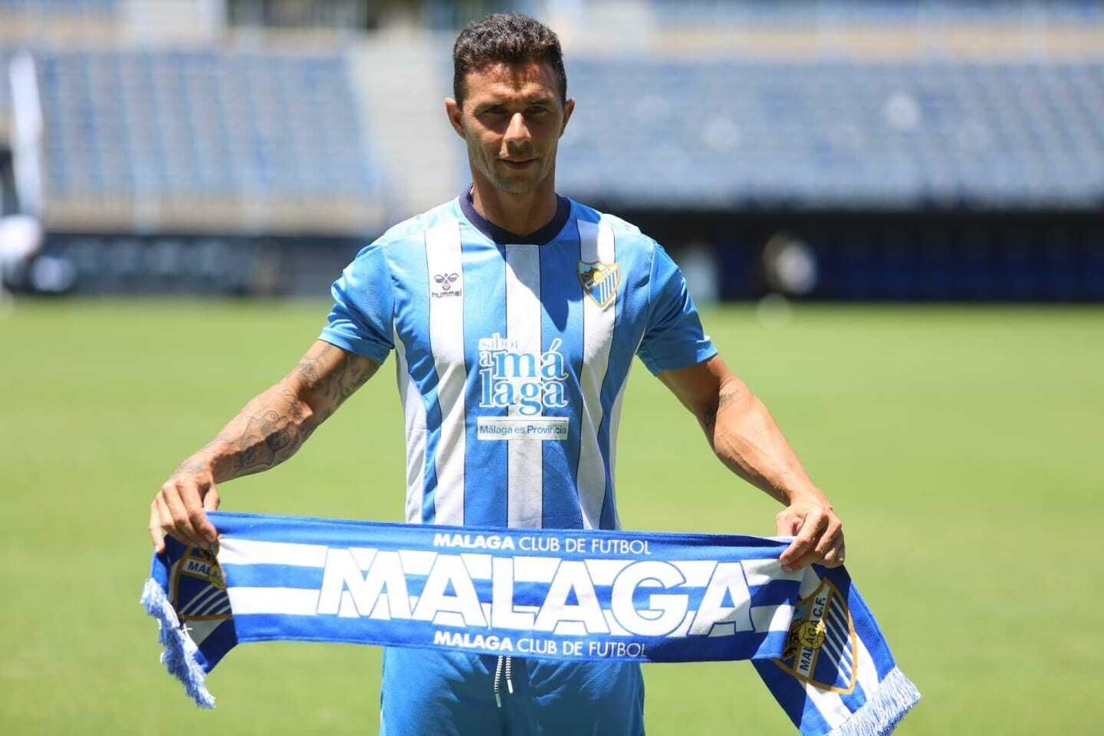Fotos: El Málaga presenta cinco fichajes de una tacada