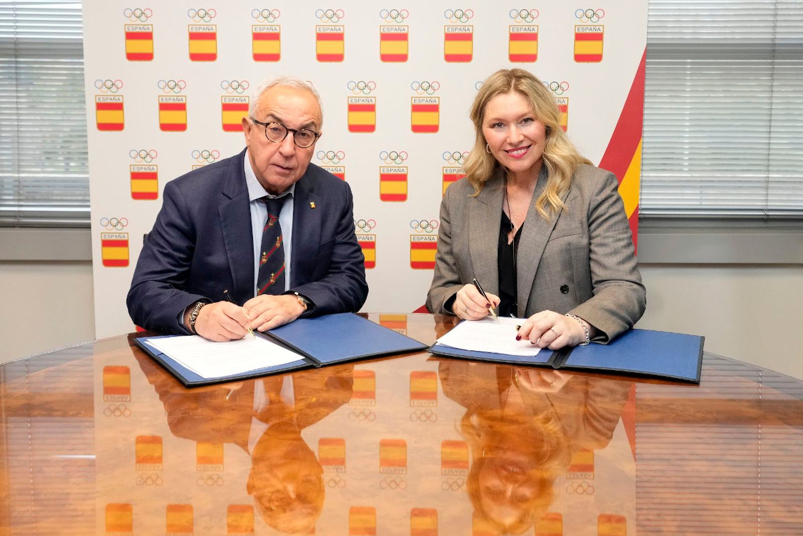 Alejandro Blanco junto a Gloria López.