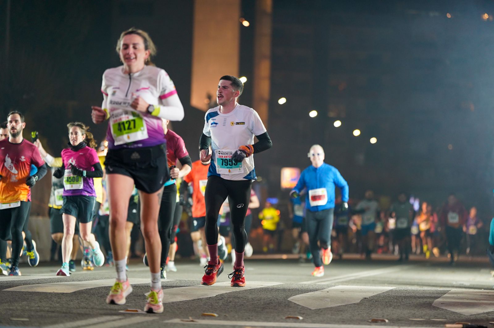 En imágenes: búscate en tu llegada a meta de la Carrera de San Antón 2026 (9)