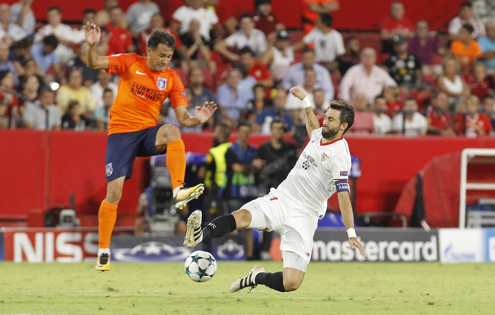 Las imágenes del Sevilla-Basaksehir