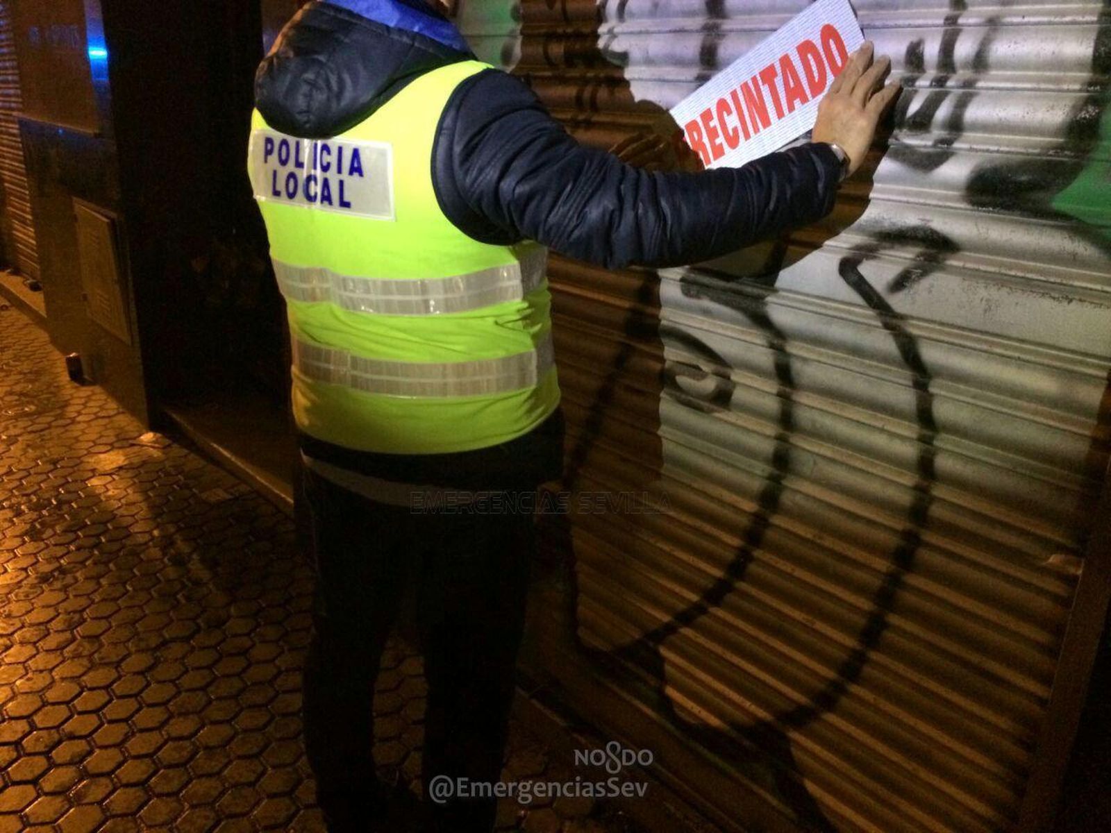 La Policía Local precinta el local.