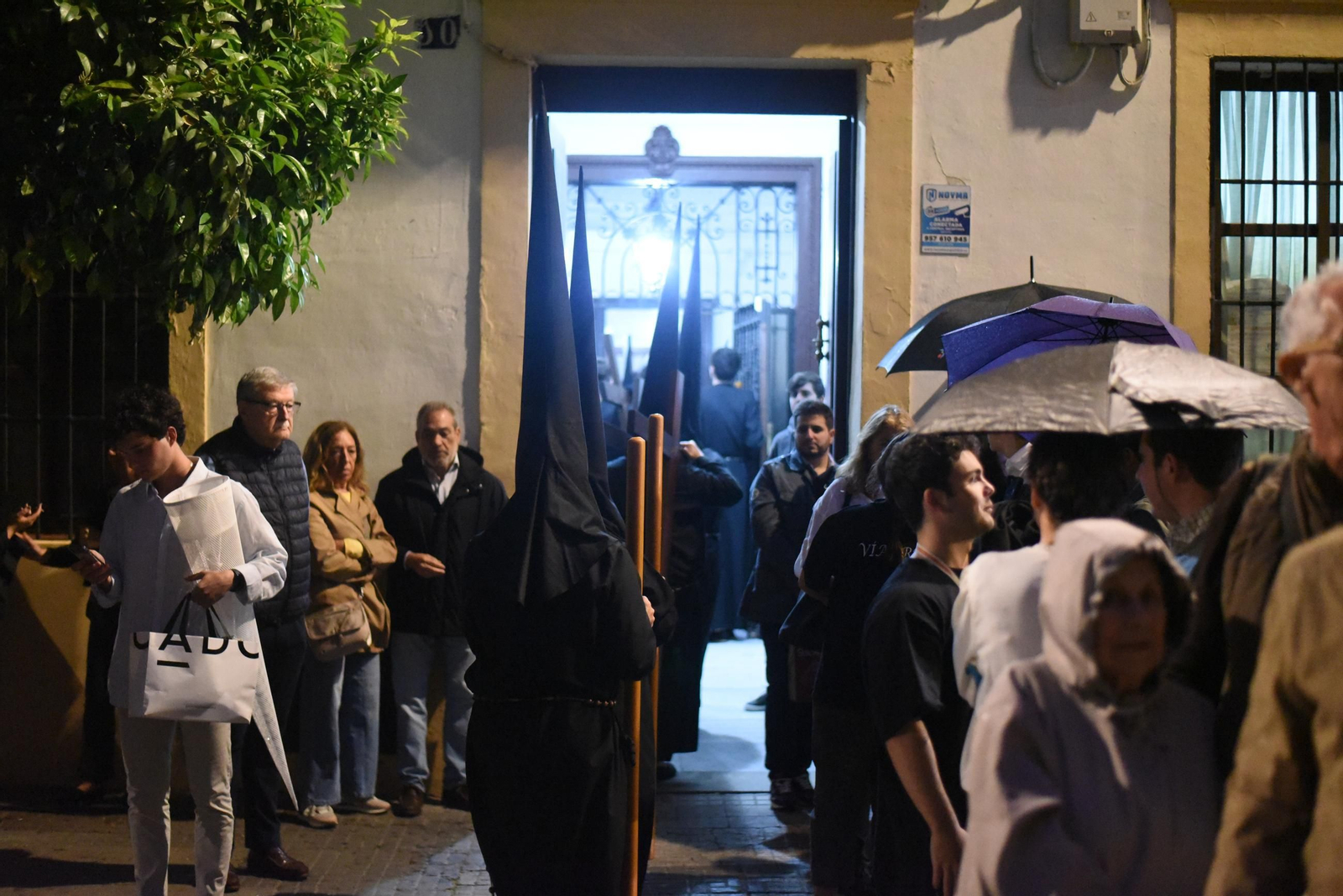 Las imágenes de la hermandad del Vía Crucis el Lunes Santo en Córdoba