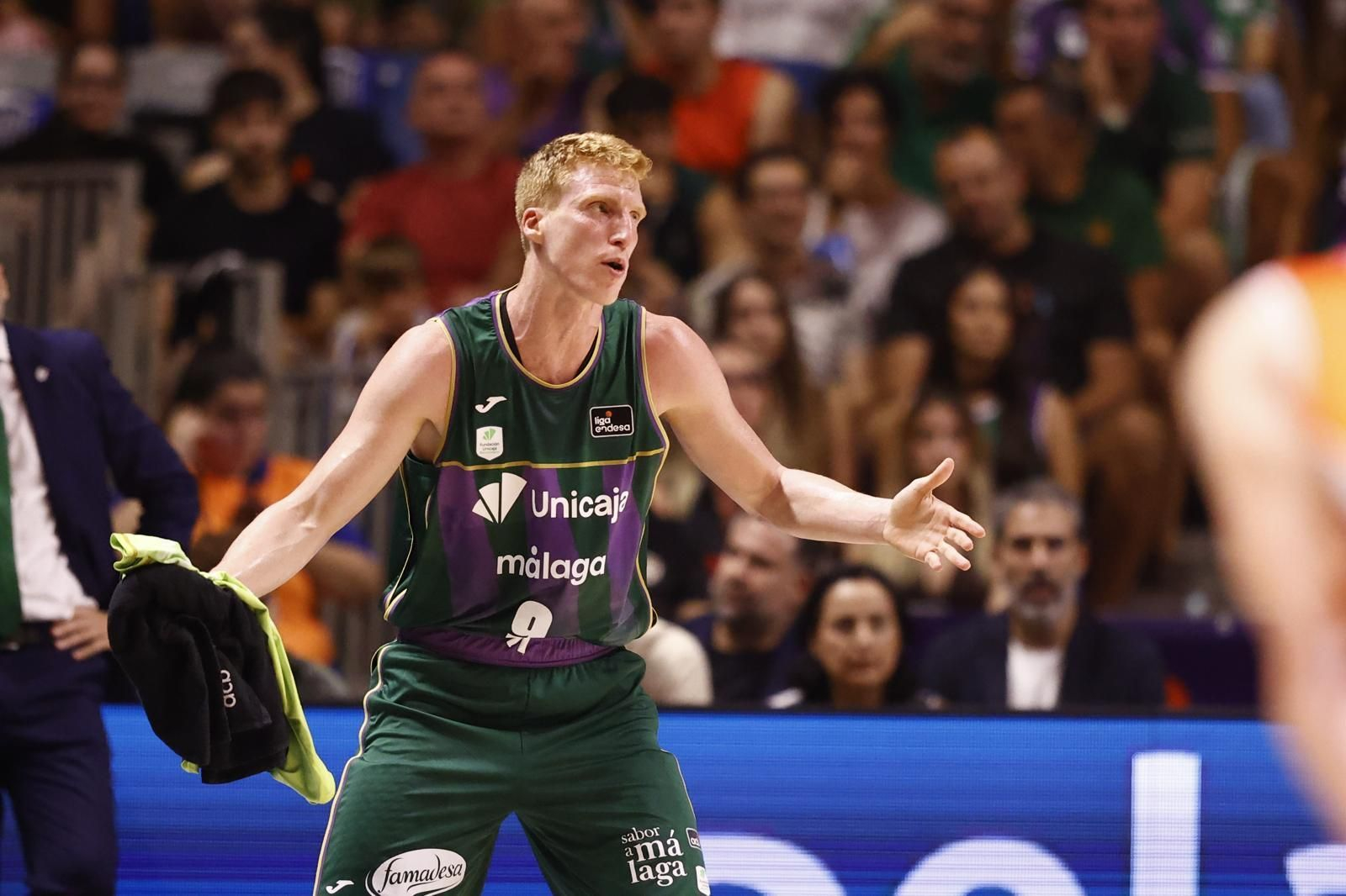 El Unicaja - Valencia Basket de la Supercopa, en fotos